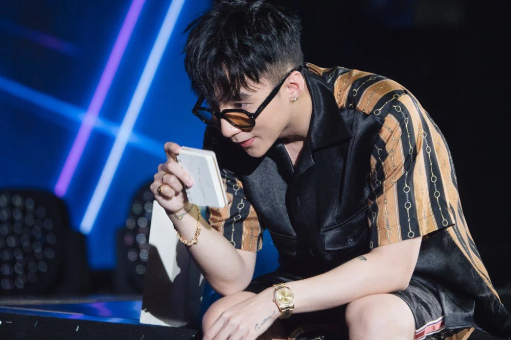 Trở lại giản dị nhưng ‘gấp đôi visual’, Sơn Tùng M-TP suýt ‘đăng ký kết hôn’