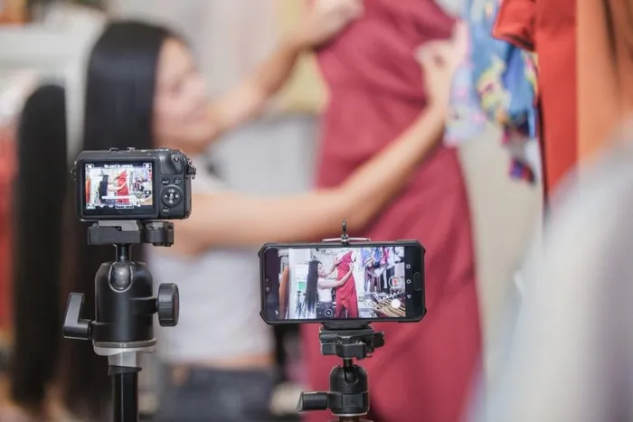 Nghề livestream thuê có thực sự dễ kiếm tiền?