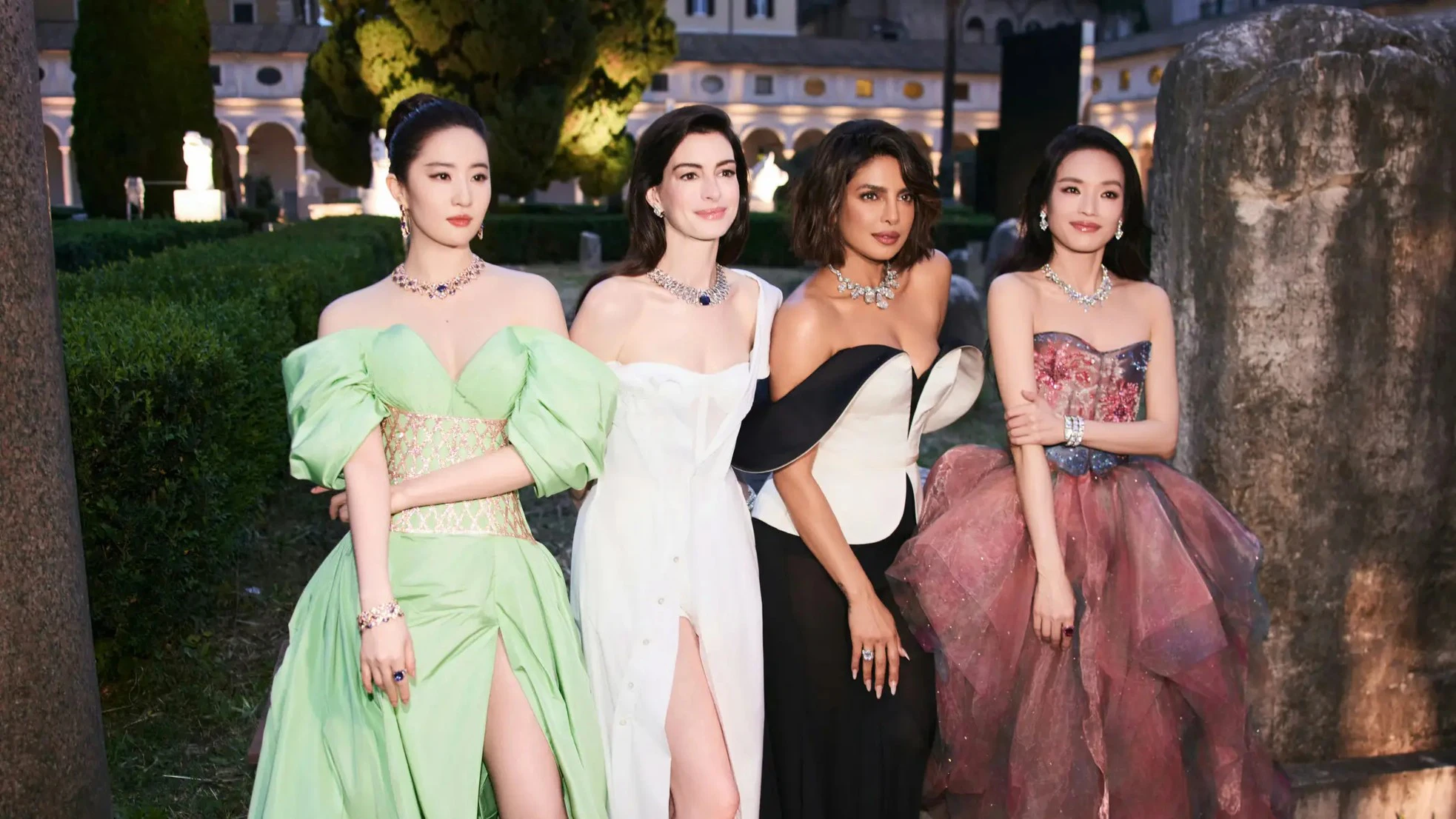 Thư Kỳ bị chèn ép