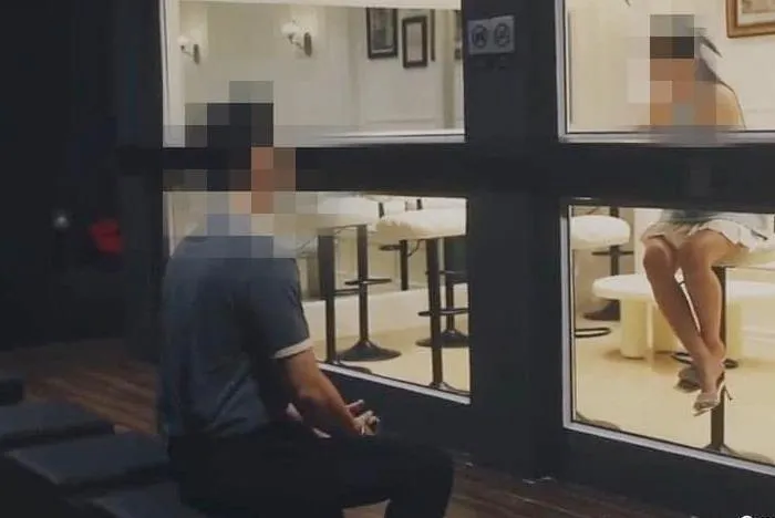 Bất ngờ cách thức hoạt động của quán cà phê ‘ghép đôi’ ở TPHCM