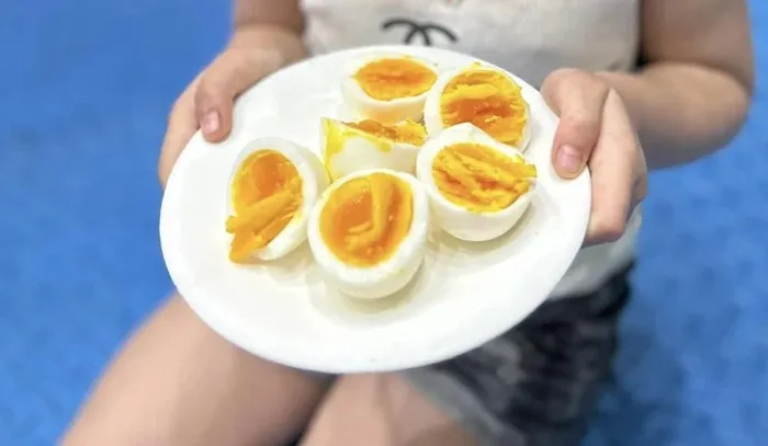 Thực phẩm nên ăn và cần tránh khi bụng đói