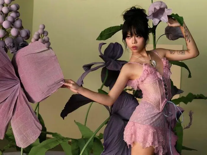 Hát nhạc phản cảm, dung tục, loạt nghệ sĩ Việt khiến khán giả tức giận