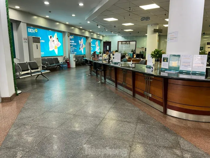 Ngân hàng bán vàng vắng tanh vắng ngắt