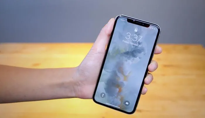 iPhone X trở thành điện thoại cổ