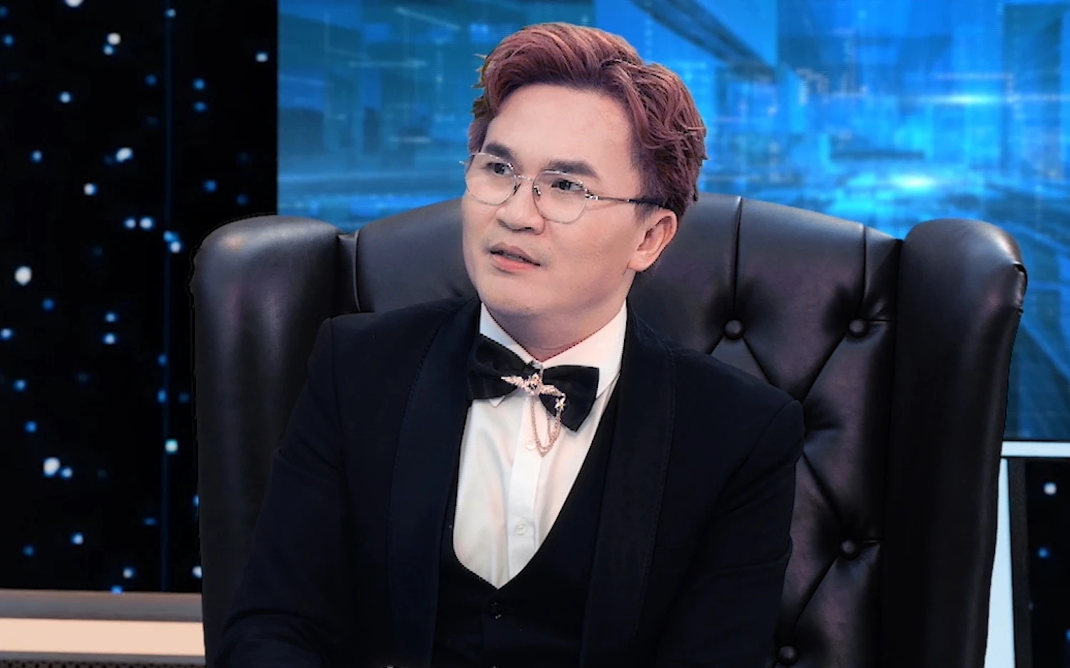 NSƯT Đại Nghĩa ngồi “ghế nóng” chương trình về hóa thân giọng hát Biến Hóa Bất Ngờ