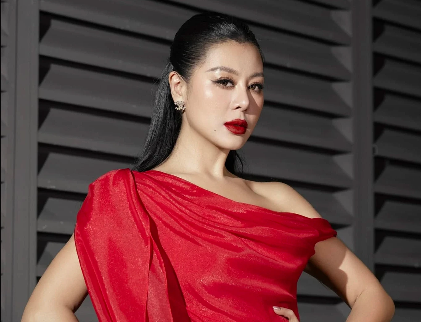 Nam Thư nói bị tài khoản ‘Zyy Doo’ dựng chuyện, tống tiền