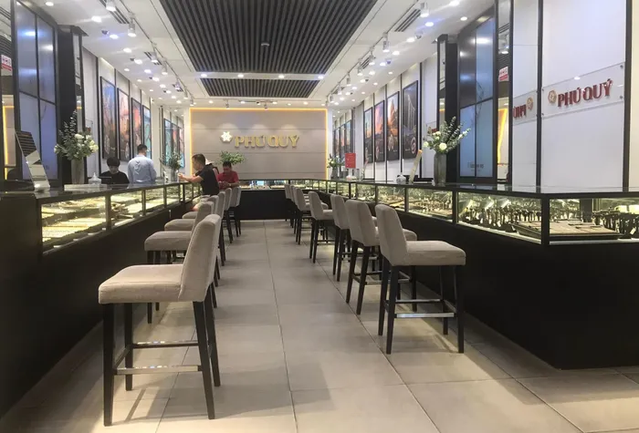 Cảnh tượng ‘lạ đời’ ở tiệm vàng Hà Nội khi giá cao chót vót