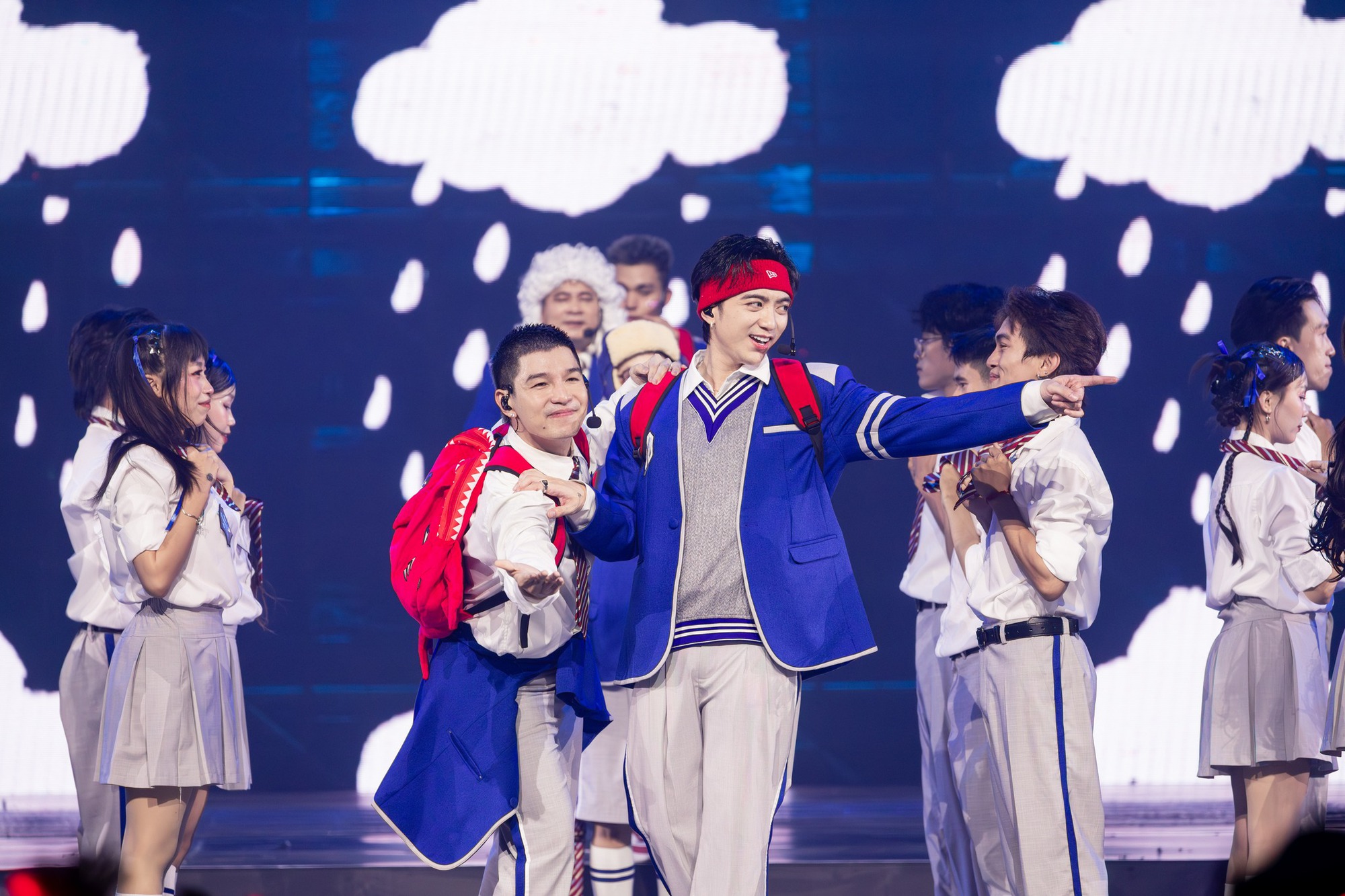 Hoãn phát sóng Anh trai vượt ngàn chông gai và Rap Việt