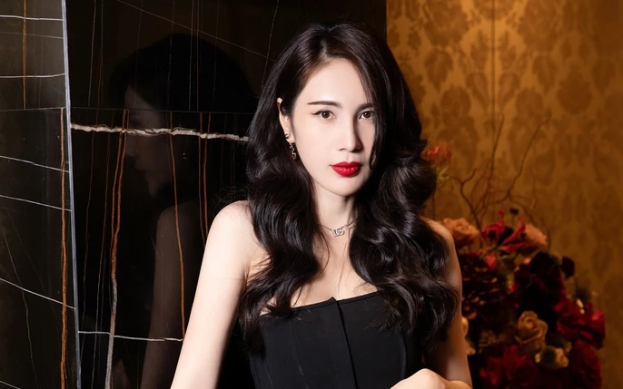 Thủy Tiên đáp trả ý kiến trái chiều