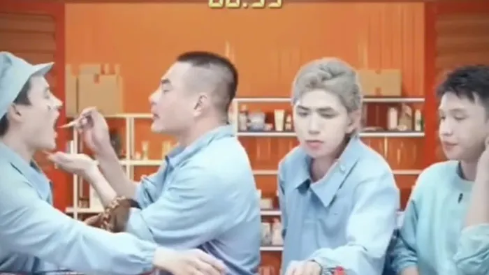 Lê Dương Bảo Lâm phản cảm