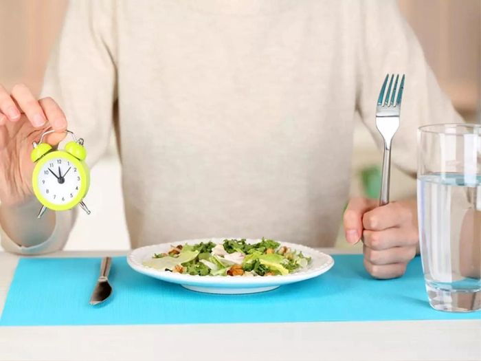 Ăn một bữa trong ngày, nên hay không?