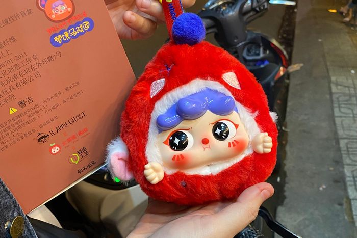 Bùng nổ trào lưu săn Baby Three lề đường ở TP.HCM