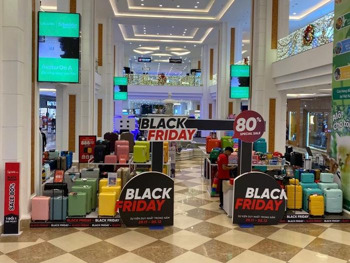 Black Friday: Giảm giá sâu vẫn vắng khách