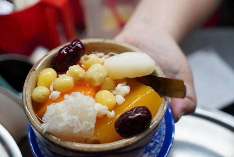 4 địa chỉ thưởng thức chè đêm tại TP HCM