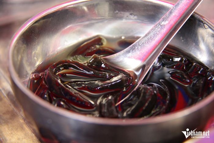 Món chè được bán 2 ngày trong tháng, nổi tiếng vì có tên gọi ‘bốc mùi’ ở TPHCM