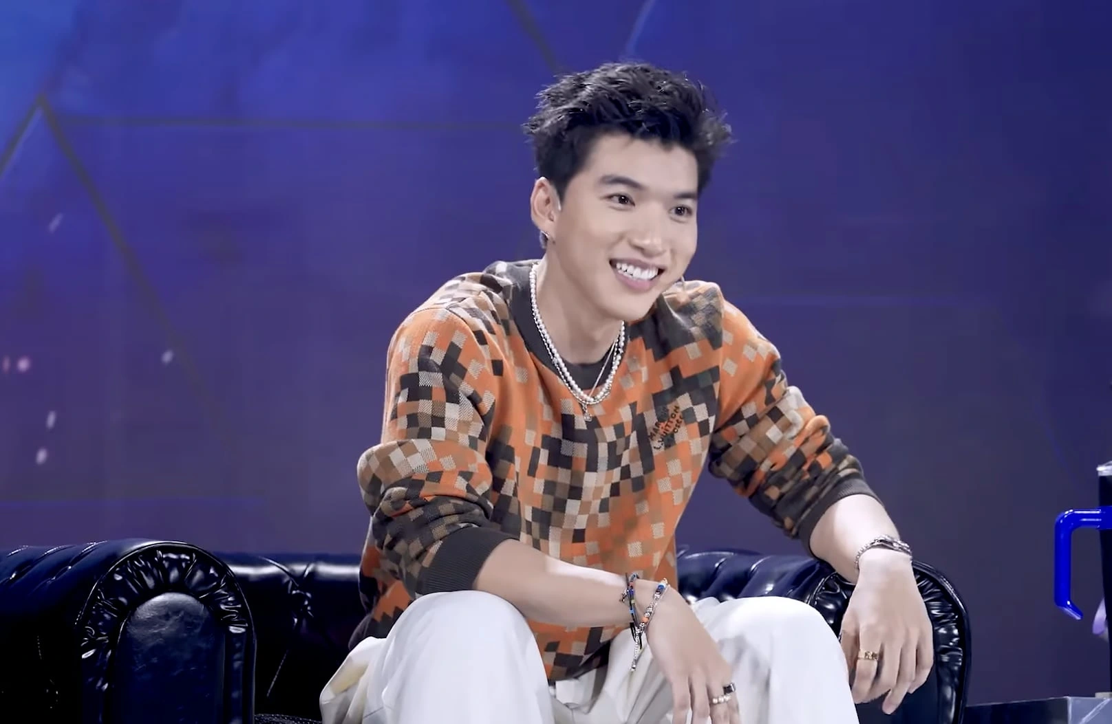 HIEUTHUHAI bị chê đi show nhiều gây nhàm chán, fan dựng kịch bản ‘đa vũ trụ’