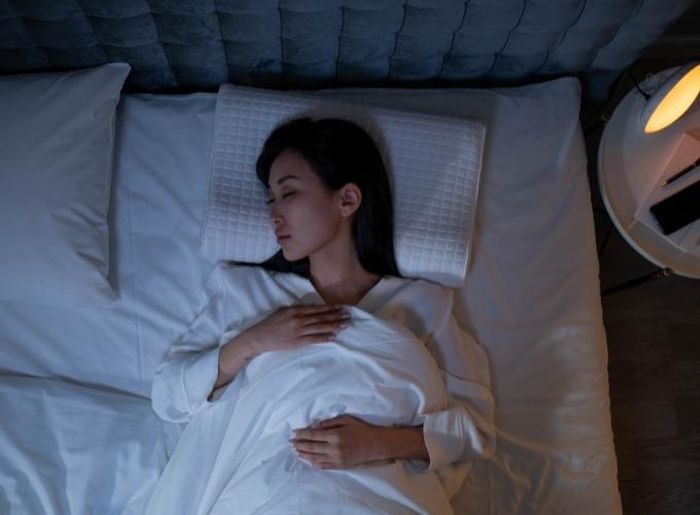 ‘Đặt lưng xuống là ngủ’ tưởng tốt không ngờ là dấu hiệu 4 loại bệnh