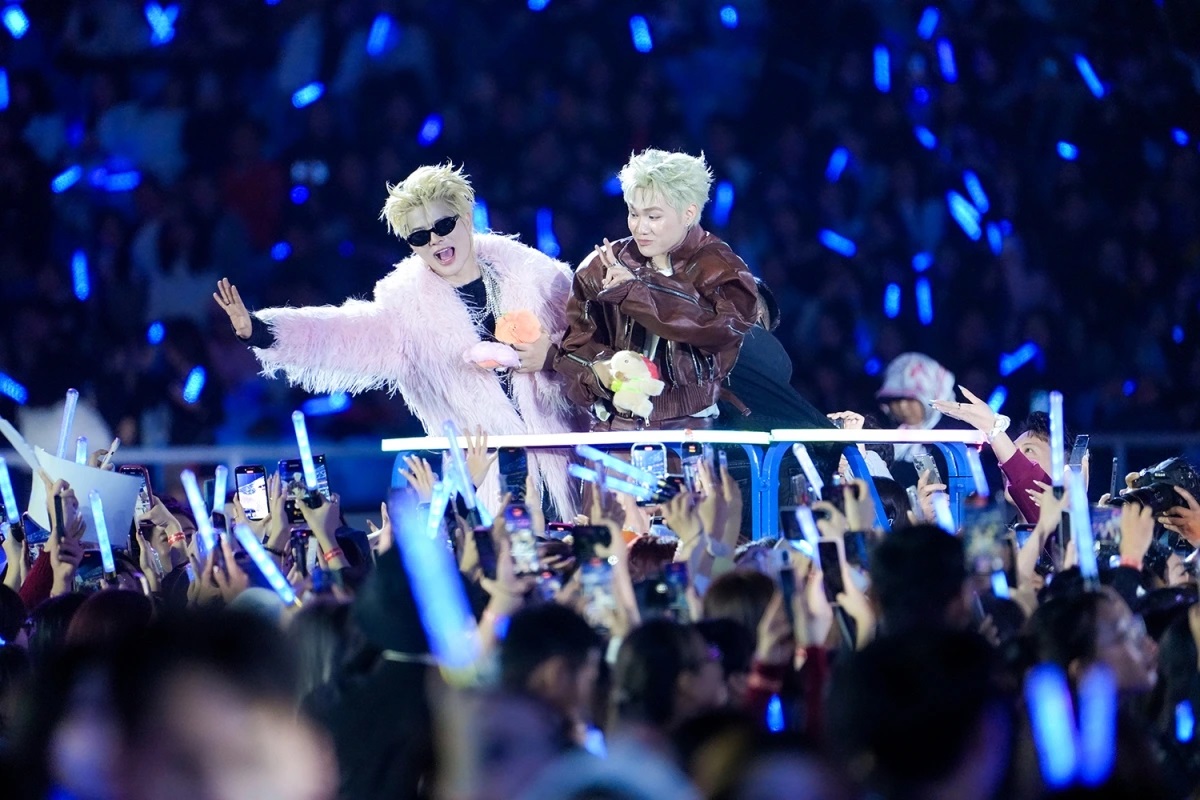 ‘Anh trai say hi’ thu bao nhiêu sau 4 đêm concert ‘chật kín’ khán giả tại Hà Nội và TP.HCM?