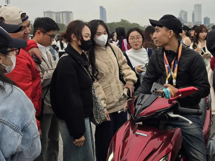 Vé chợ đen show Anh trai cao gấp 3-4 lần nhưng vẫn có người mua