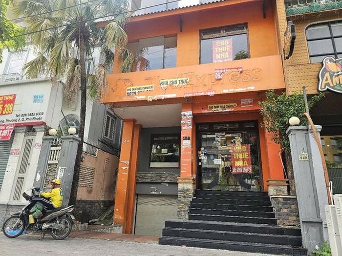 Hàng quán tại TP HCM lại đua nhau đóng cửa, chuyện gì đang xảy ra?