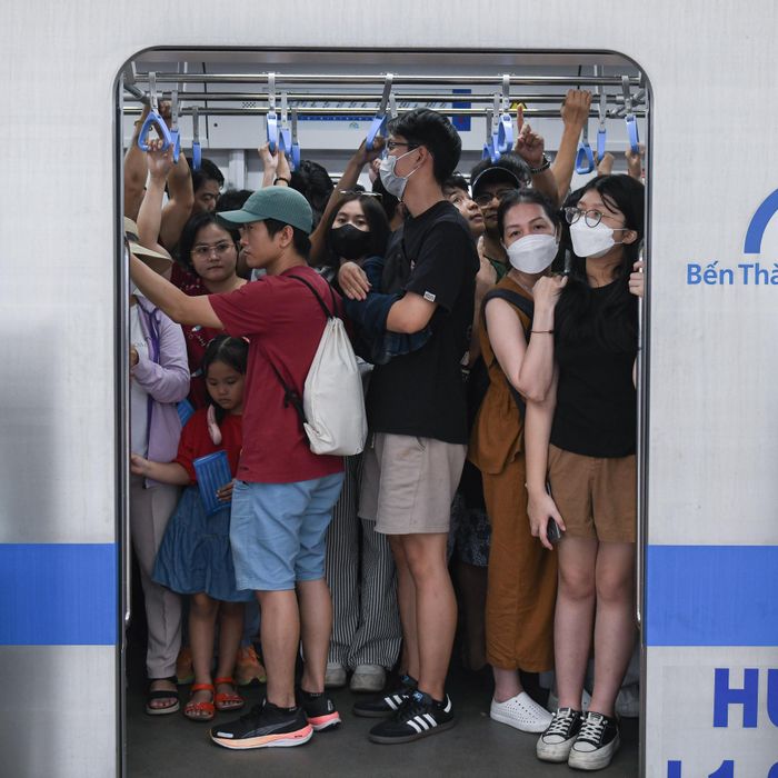 Những ô cửa trên tàu metro số 1