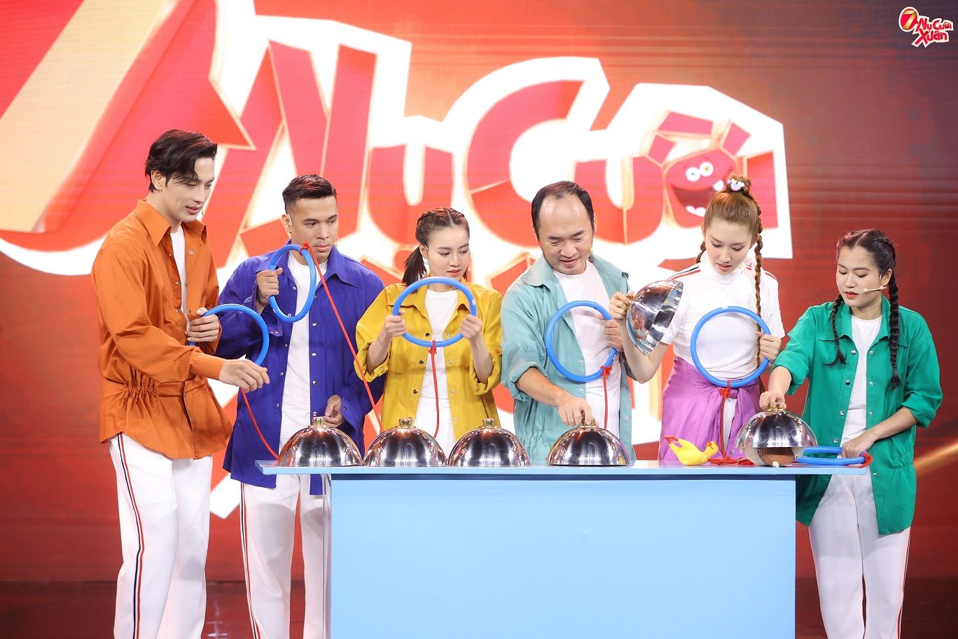 Dừng sóng show có Trường Giang, Ninh Dương Lan Ngọc