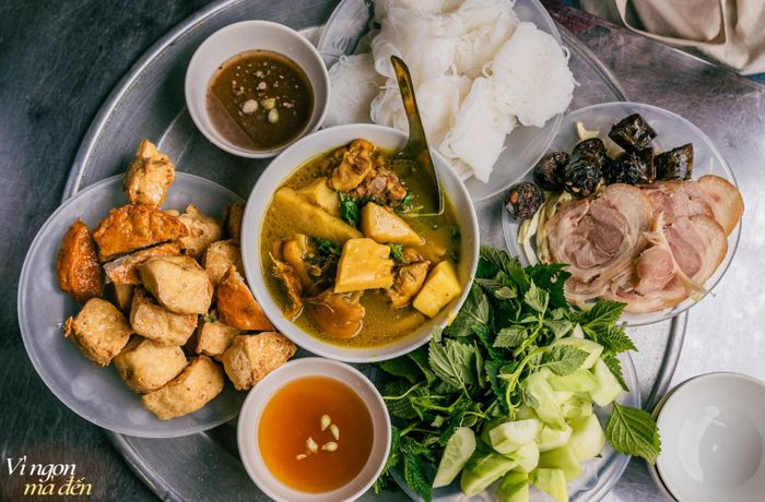 Check thử quán bún đậu mắm tôm ăn cùng giả cầy và… măng luộc ở phố cổ Hà Nội: Sự lạ miệng này có đem lại hiệu quả?