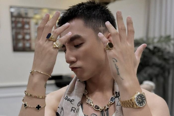 Áo 180 triệu đồng chưa phải món đồ đắt nhất trên người Sơn Tùng M-TP