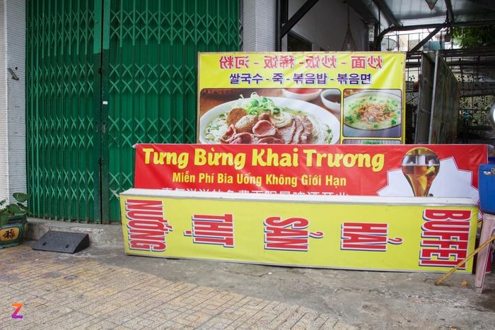 Chủ quán Nha Trang tháo sạch biển hiệu sau vụ ‘chặt chém’ khách Trung