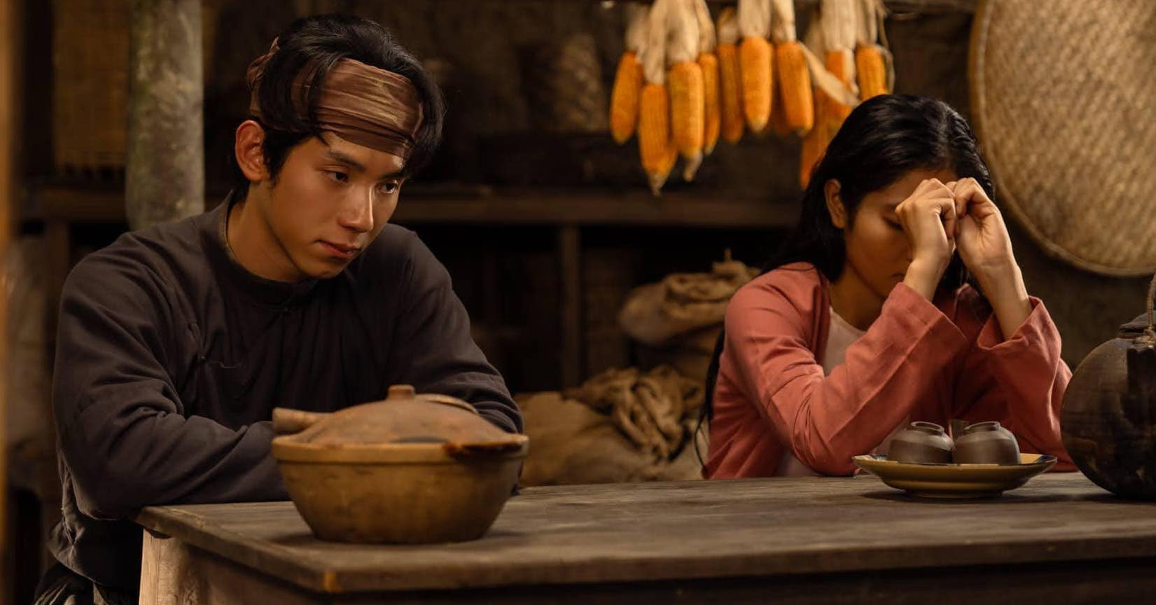 Nam chính ‘Đèn âm hồn’ nhập viện vì bị chê diễn thảm họa