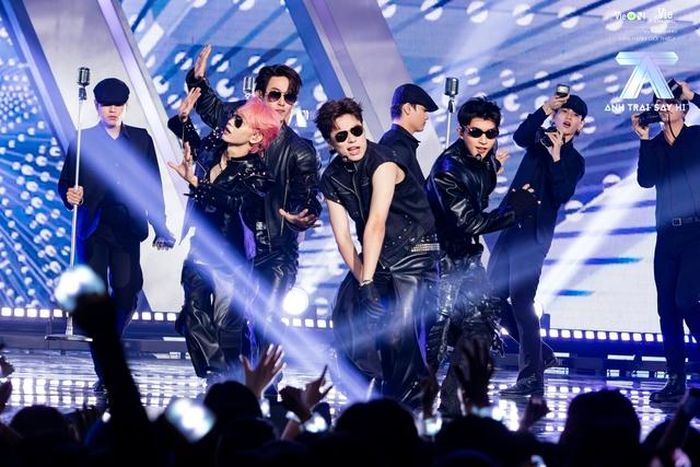 Live concert: Rất khó lường!