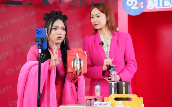 Phạm Thoại tuyên bố hủy phiên Mega Live bán hàng ngày 28-2