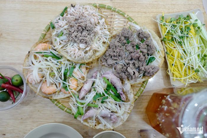 Món nổi tiếng Bình Định ra Hà Nội, ngày bán nghìn chiếc, khách muốn ăn phải chờ