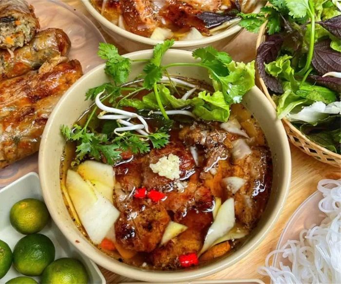 Hà Nội giao mùa: Những món ngon ‘níu chân’ thực khách