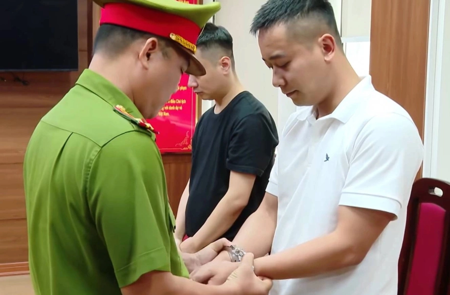 Trò lừa dối bằng ‘giấy thông hành’ người nổi tiếng