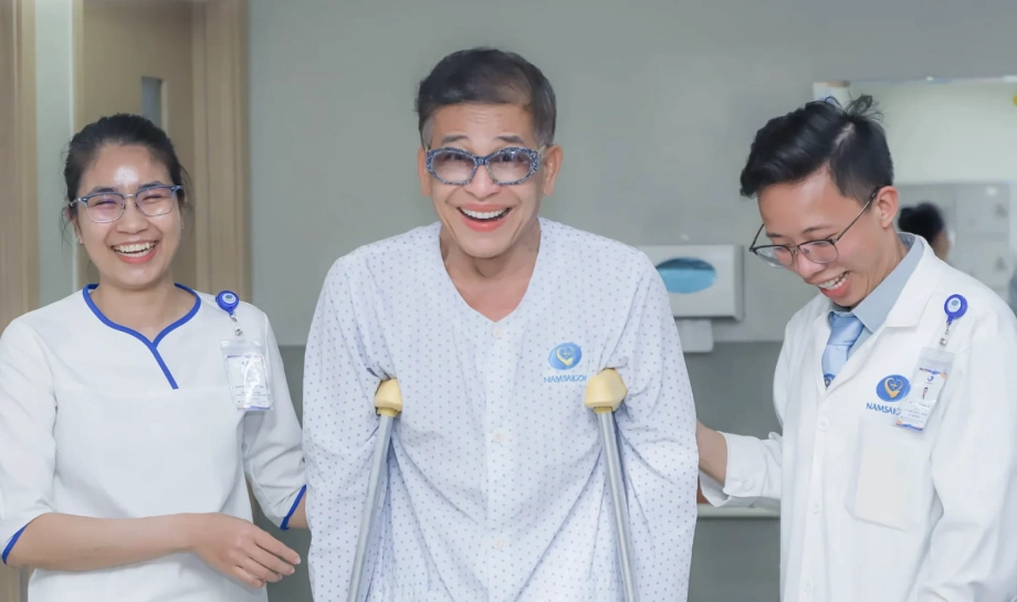 MC Thanh Bạch ngã xuống hố sâu 3 m