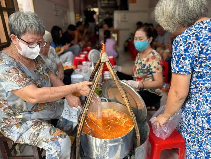 TP HCM: ‘Quán bánh canh 1 giờ’ sắp đóng cửa, nhiều người tiếc hùi hụi