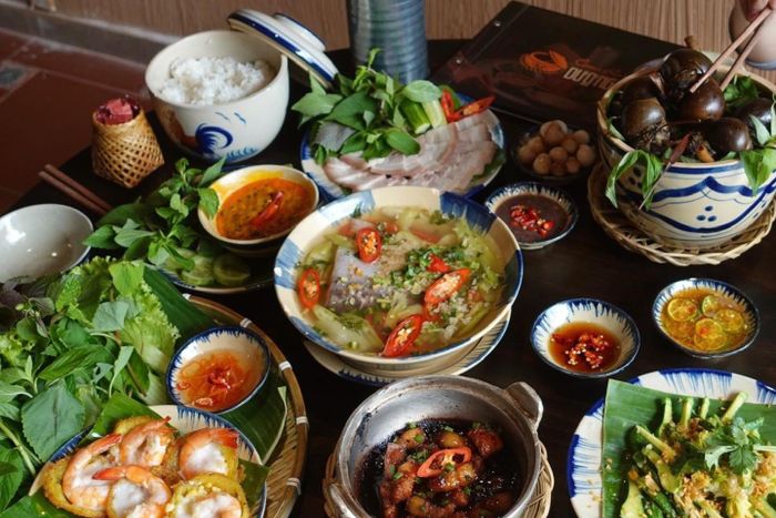 Quán cơm quê TP.HCM nói về ‘dòng chữ giễu cợt’ trên hóa đơn của khách