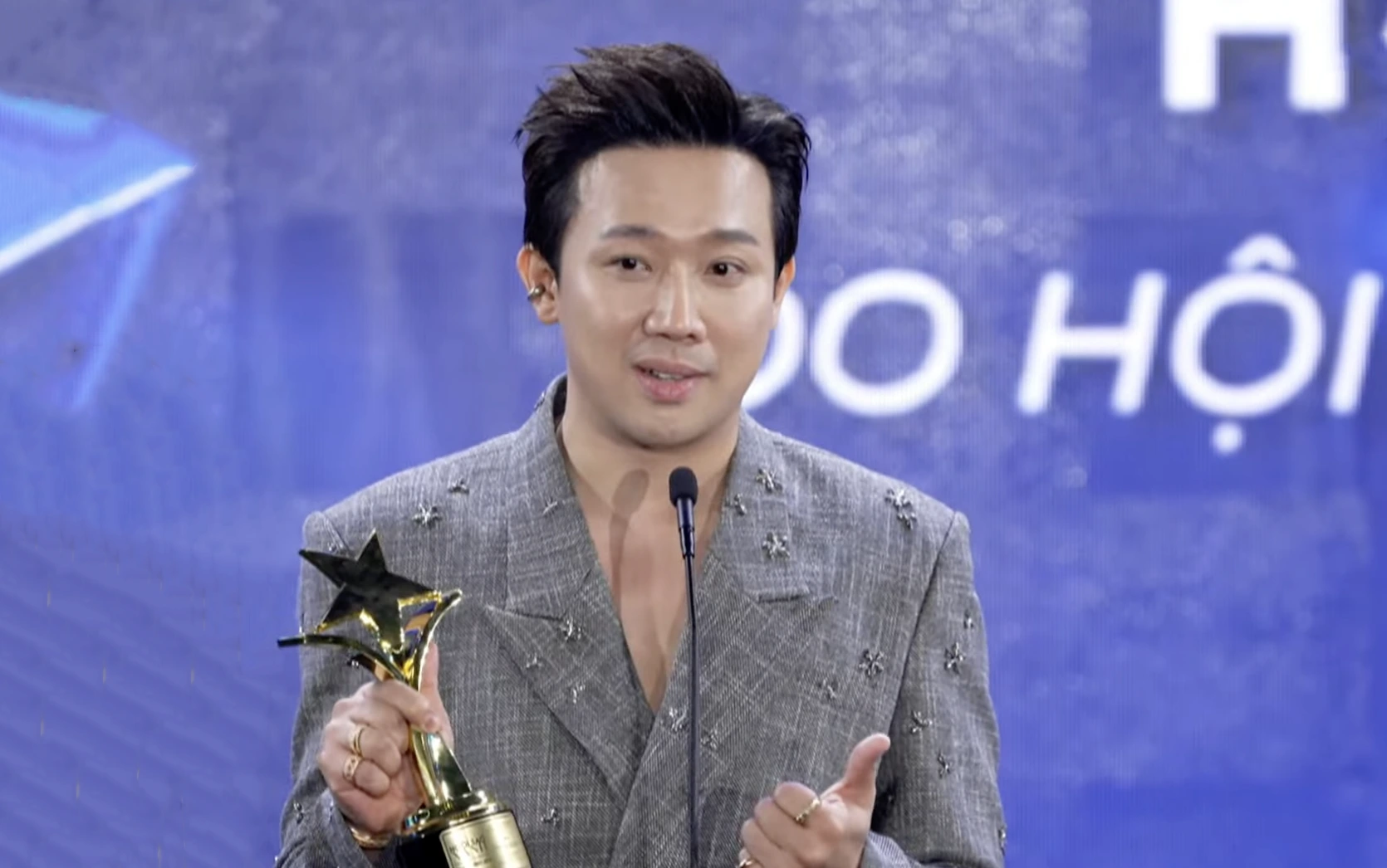 Kêu gọi giúp đỡ từ thiện, vì sao Trấn Thành vẫn bị chỉ trích?