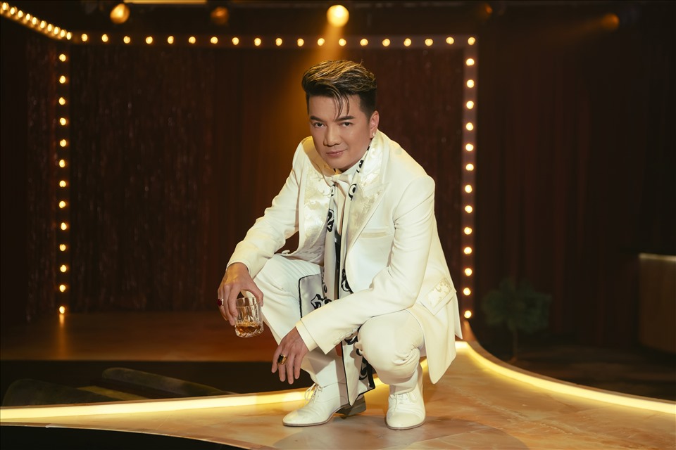 Phía ca sĩ Đàm Vĩnh Hưng phản hồi tin ‘công an đến nhà’