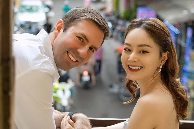Diễn viên Lan Phương ly thân chồng Tây