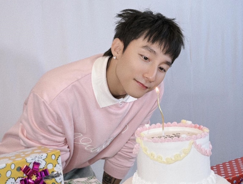 Sơn Tùng cơ bắp khó nhận ra ở tuổi 31