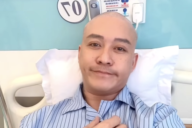 Tuấn Hưng nhập viện