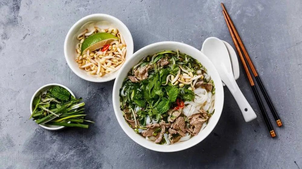 Ăn cơm có béo hơn ăn bún, phở?