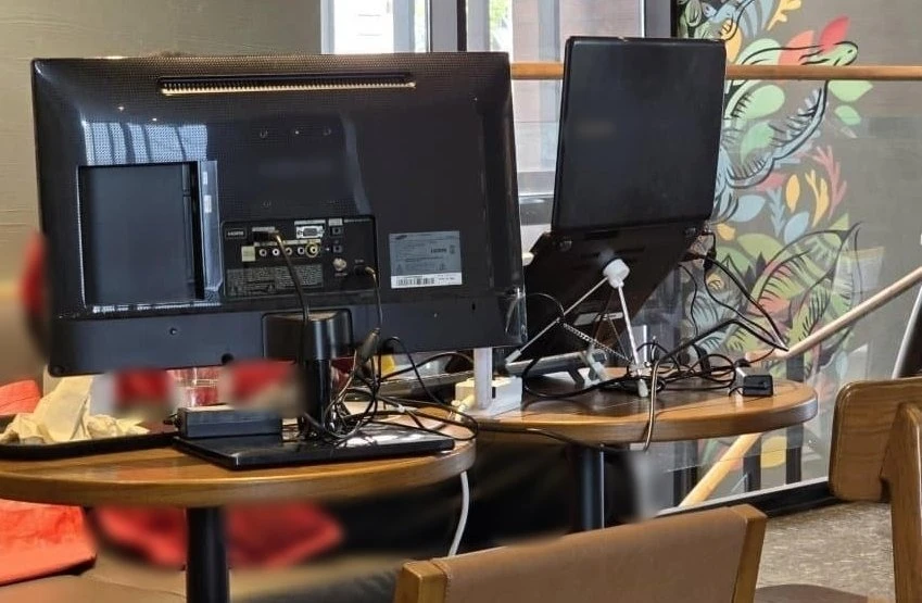 Starbucks đối phó khách hàng mang máy in, PC đến quán