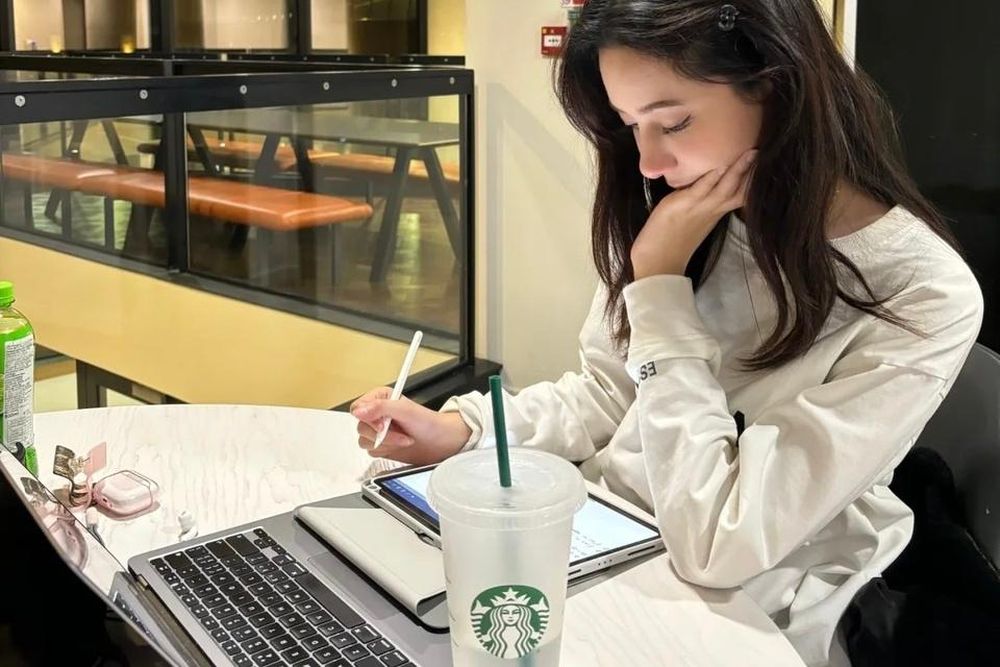 Starbucks đối phó khách hàng mang máy in, PC đến quán