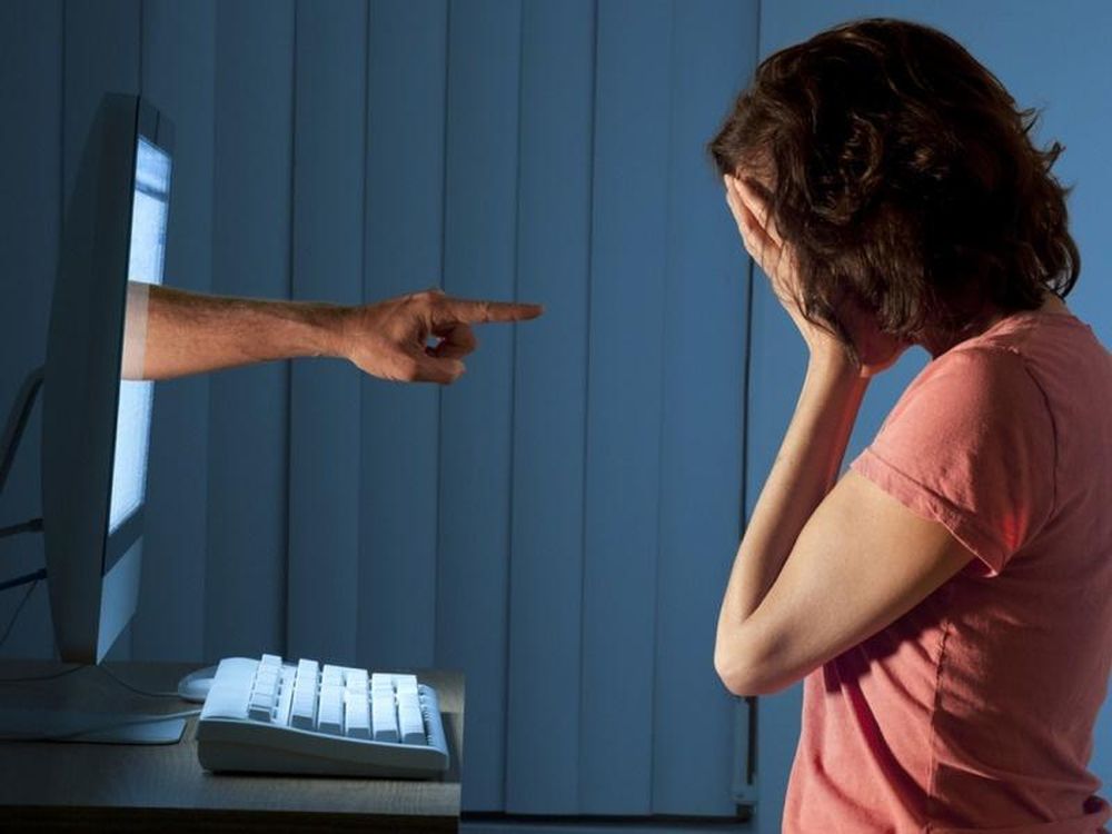 Khẩu chiến vụ 30 ly chè và chuyện mạng xã hội xét xử công khai