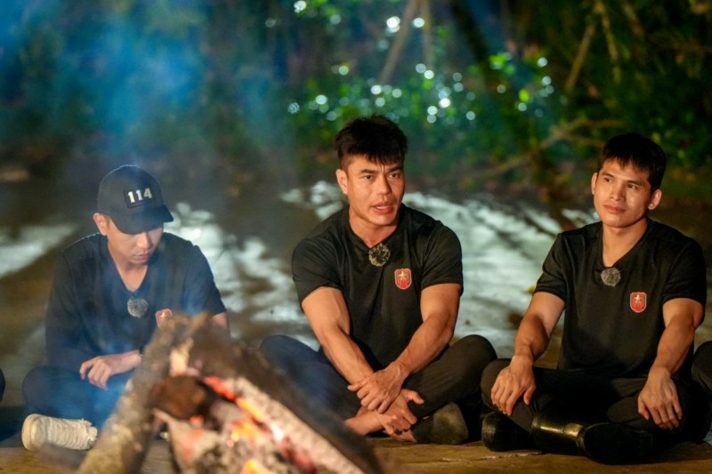 <strong>Nghệ sĩ bật khóc, khán giả rùng mình loạt hiểm nguy mà những người chiến sĩ thầm lặng phải đối mặt</strong>