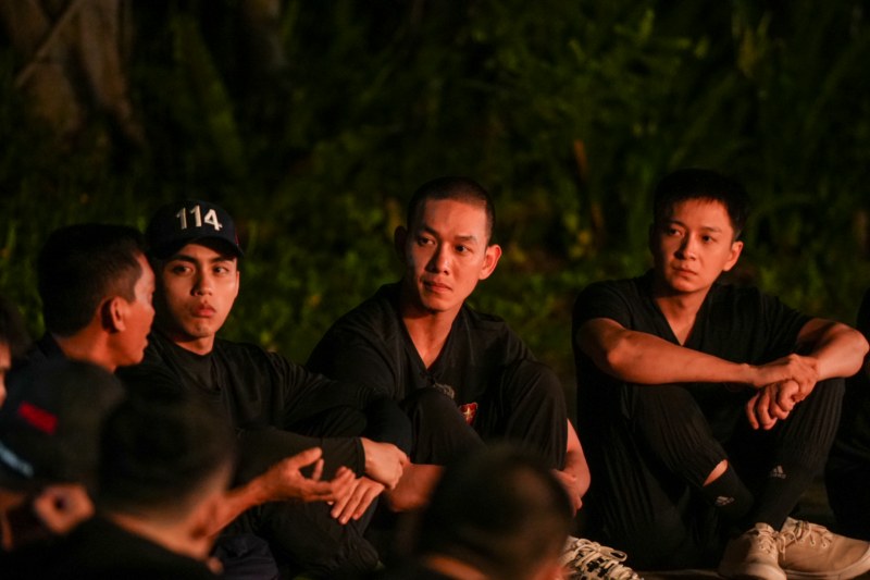 <strong>Nghệ sĩ bật khóc, khán giả rùng mình loạt hiểm nguy mà những người chiến sĩ thầm lặng phải đối mặt</strong>