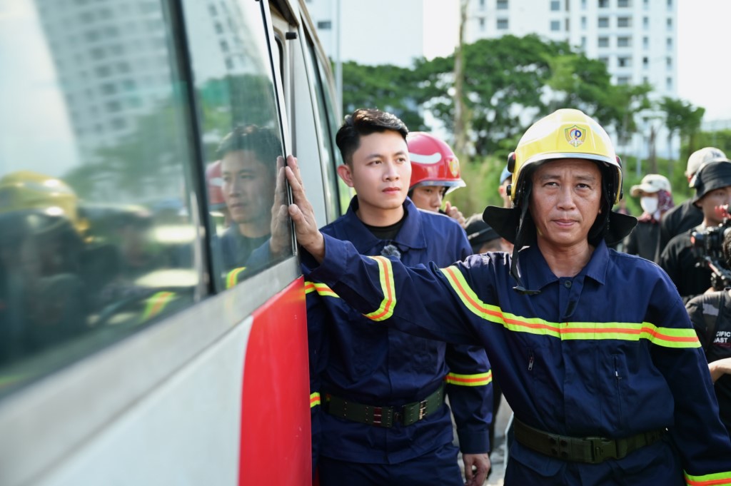 <strong>Tiến Luật, Lê Dương Bảo Lâm bị chỉ huy nhắc nhở vì “tiểu phẩm” quá nhiều</strong>